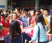 Fan nữ vây Đan Trường, Mr Đàm khoe bản sao nhí