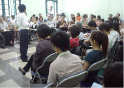 Đại gia Hà Nội 'nướng' tiền học thôi miên