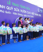 Kiên Giang: 40 ngàn ly sữa cho trẻ em nghèo Phú Quốc