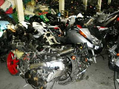 Thu giữ 10 container mô tô nửa tỷ đồng nhập lậu