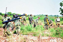Ảnh: Xem bộ đội bắn đạn thật, khai hỏa mục tiêu