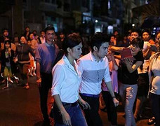 Viếng Wanbi Tuấn Anh, đám đông làm nghệ sỹ khó chịu