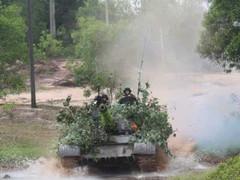 Xem lính xe tăng Quân khu 5 xung trận