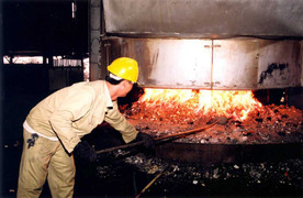 Giám đốc xót xa công nhân bán hàng rong, chạy xe ôm