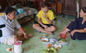 Quách Tuấn Du phải xin qua đêm tại nhà dân