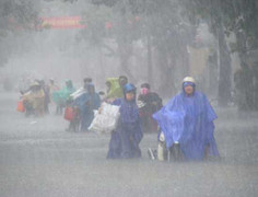 Áp thấp nhiệt đới đổ bộ biển Đông