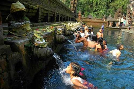 Giải mã nước thiêng chữa bách bệnh ở Bali