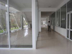 Xây sân vận động trăm tỷ: Ông nói 'gà', bà nói 'vịt'