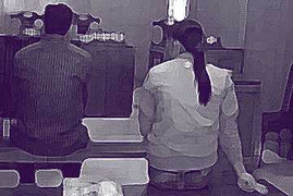 Bác sĩ thuê người chửi rủa, làm nhục vợ