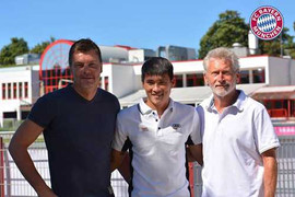 Nóng 24h: Công Vinh bảnh bao trên đất Đức