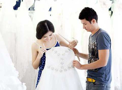 Angela Phương Trinh khoe xe mới, Huy Khánh sắp tái hôn?