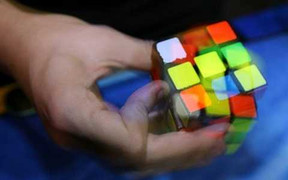Clip: Vô địch xoay rubik thế giới 2013 trong 7,36 giây