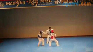 Trận thi đấu taekwondo hài chưa từng thấy