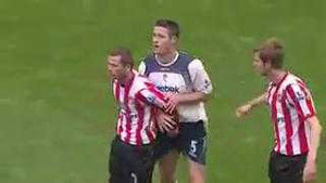 Tổng hợp những tình huống hài hước nhất bóng đá