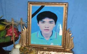 Đẫm lệ vĩnh biệt người nhường áo phao chọn cái chết