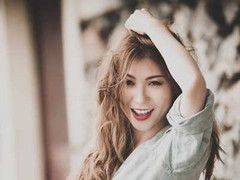 Thủy Đặng The Voice quyến rũ trong MV mới