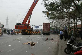 Container lấn đường cán chết 2 nữ sinh