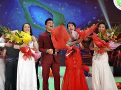 Á hậu người Việt tại Pháp gây sốt ở Sao Mai thính phòng