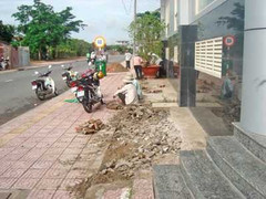 Đập nhà cựu chủ tịch tỉnh, mở rộng vỉa hè