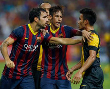 Cầu thủ Malaysia tính triệt hạ sao Barca