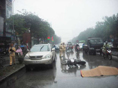 Kiều nữ lái xe Lexus đâm chết người rồi bỏ chạy