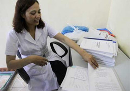 Tận thấy quy trình 'nhân bản' 1.000 mẫu xét nghiệm gian dối