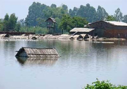 Vỡ đập ở Vĩnh Phúc: Nhà dân chìm trong biển nước