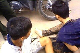 Táo tợn cướp Iphone giữa phố Hà Nội