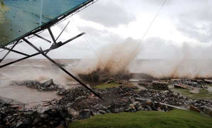 Trưa nay, siêu bão Utor uy hiếp miền Bắc