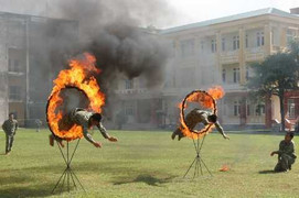 Ảnh: Đại tướng Nhật xem đặc công Việt Nam biểu diễn