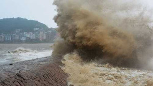 Siêu bão Utor hoành hành, Trung Quốc báo động đỏ