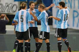 'Chấp' Messi, Argentina cho Italia nếm trái đắng