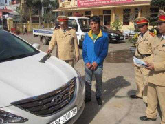 Đình chỉ 2 CSGT bị tố 'ăn chặn' tiền người vi phạm