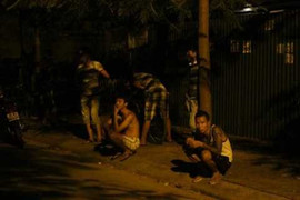 Tận thấy những góc tối Hà Nội cùng cảnh sát cơ động