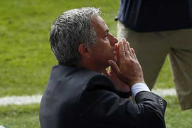 Chuyển nhượng 19/8: Mourinho 've vãn' Rooney