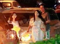 Chồng cũ Đổng Khiết hẹn hò ‘máy bay bà già’?