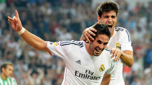 Isco sáng hơn Ronaldo, Real thắng nhọc Betis