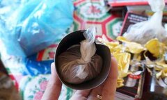 Tin hot 20/8: Tá hoả bột lạ trong bình nước Trung Quốc