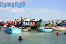 Xôn xao xác tàu cổ thứ 4 ở Quảng Ngãi