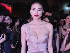 Ngô Thanh Vân: Dustin Nguyễn là người hùng