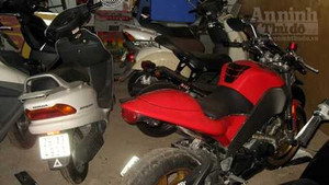 Phát hiện kho xe tiền tỷ không giấy tờ ở Hà Nội