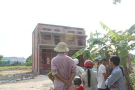 Sập nhà đang xây, 3 người thương vong