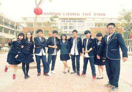 Không bắt học sinh mua đồng phục mới