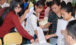 Ép thí sinh nhập học sớm?