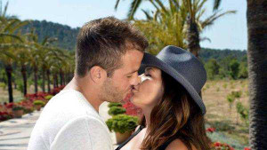 Những scandal tình ái vượt mặt showbiz Việt