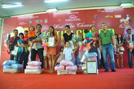 Nhiều trẻ em được đón trung thu sớm