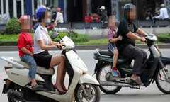 Phẫn nộ quy định 'ngực lép' không được lái xe
