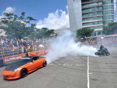 Xem dân chơi Việt đốt lốp mạo hiểm