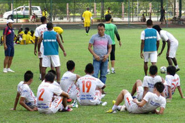 Bóng đá VN như phim hài dài tập