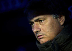 Gặp Guardiola, Mourinho vật lộn trong vòng quay đỏ-đen